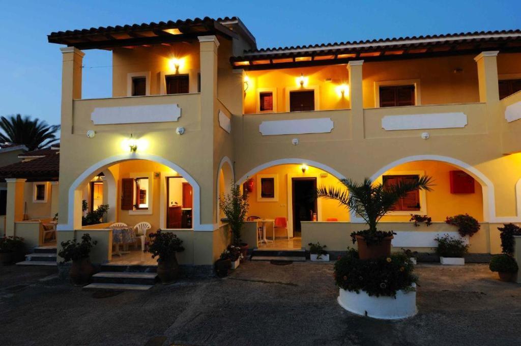 Feeloxenia Corfu Apartments Akharavi Extérieur photo